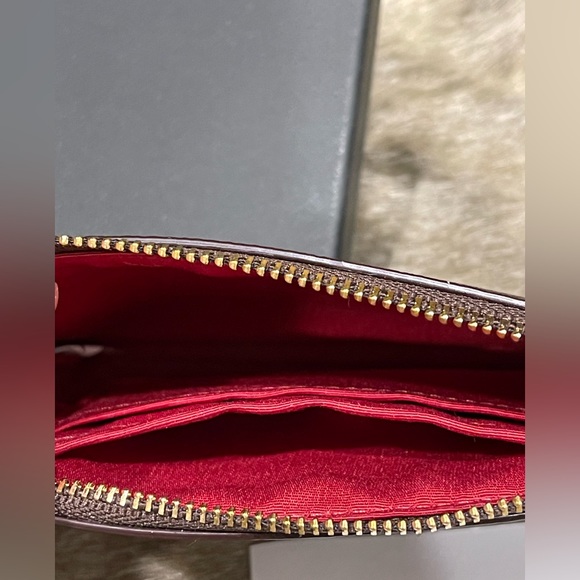 Large Corner Zip Wristlet In Signature Canvas - Picture 5 of 8